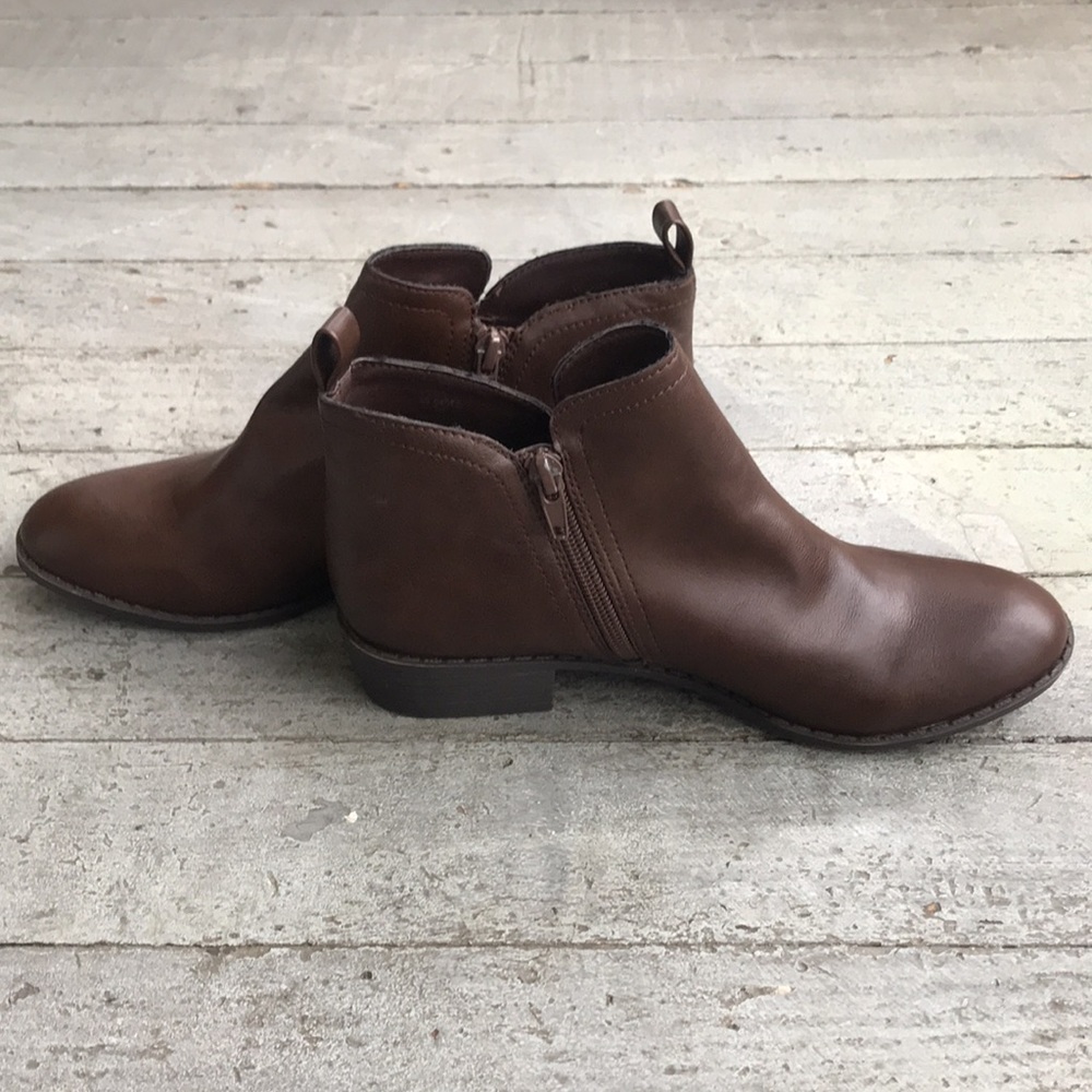 Sun + Stone Cadee Brown Basic Ankle Bootie Side Z… - image 5